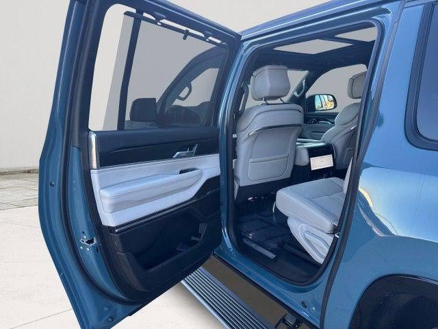 New 2026 Jeep Grand Wagoneer L Summit image 45