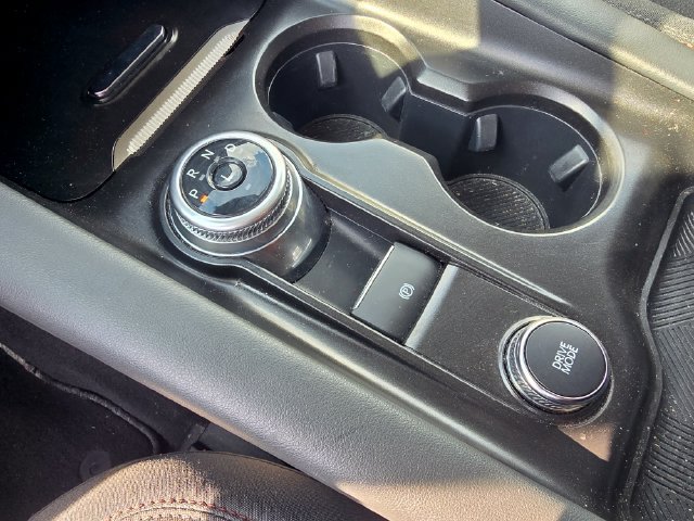 Used 2025 Ford Explorer Active AWD/4WD image 21