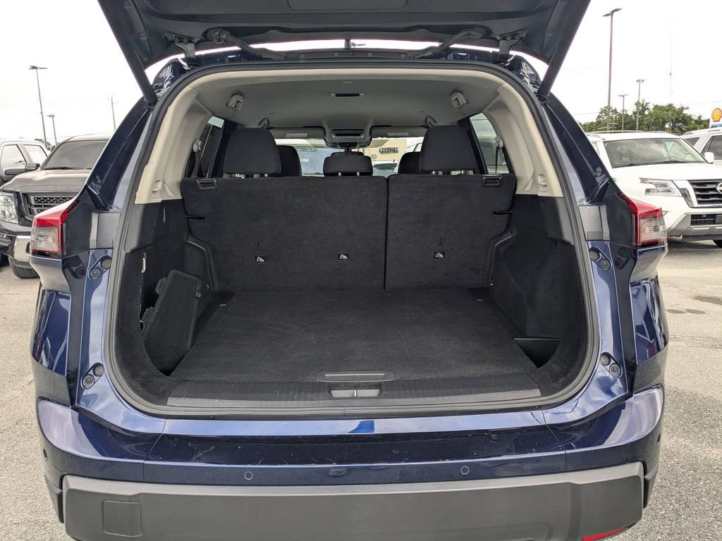 Used 2024 Nissan Rogue SV FWD image 12