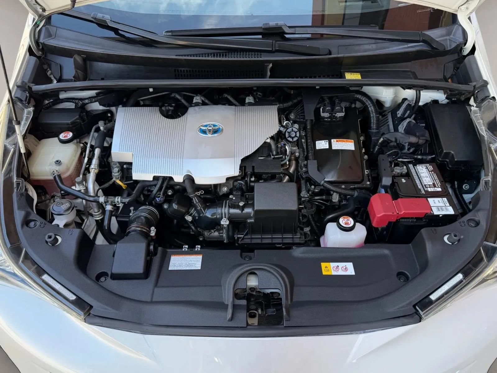 Used 2017 Toyota Prius Four w/ Premium Convenience Package FWD image 29