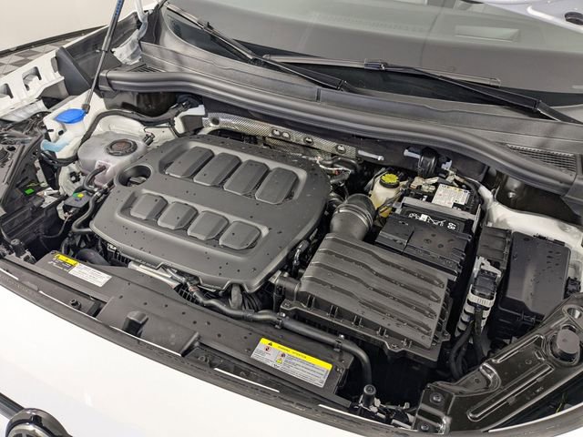 Used 2026 Volkswagen Tiguan SE R-Line image 38