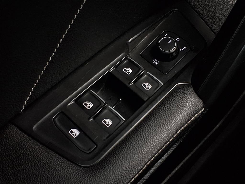 Used 2022 Volkswagen Tiguan SE image 23