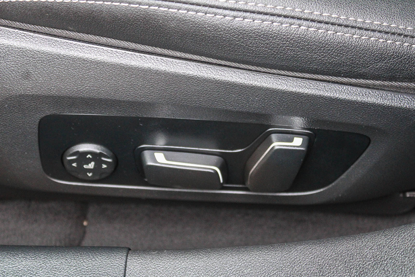 Certified 2025 BMW i4 eDrive40 RWD image 21