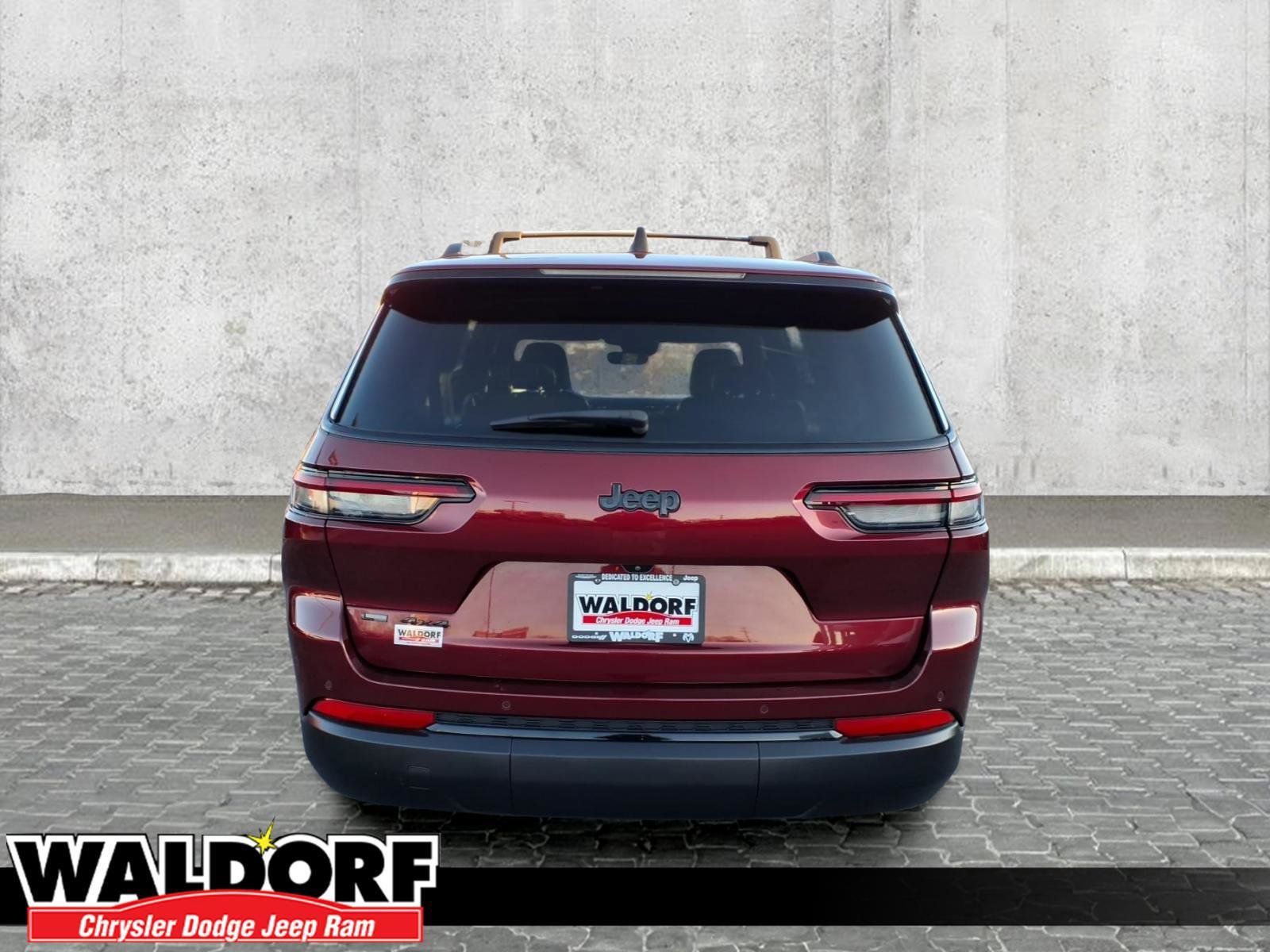 Used 2023 Jeep Grand Cherokee L Altitude image 3