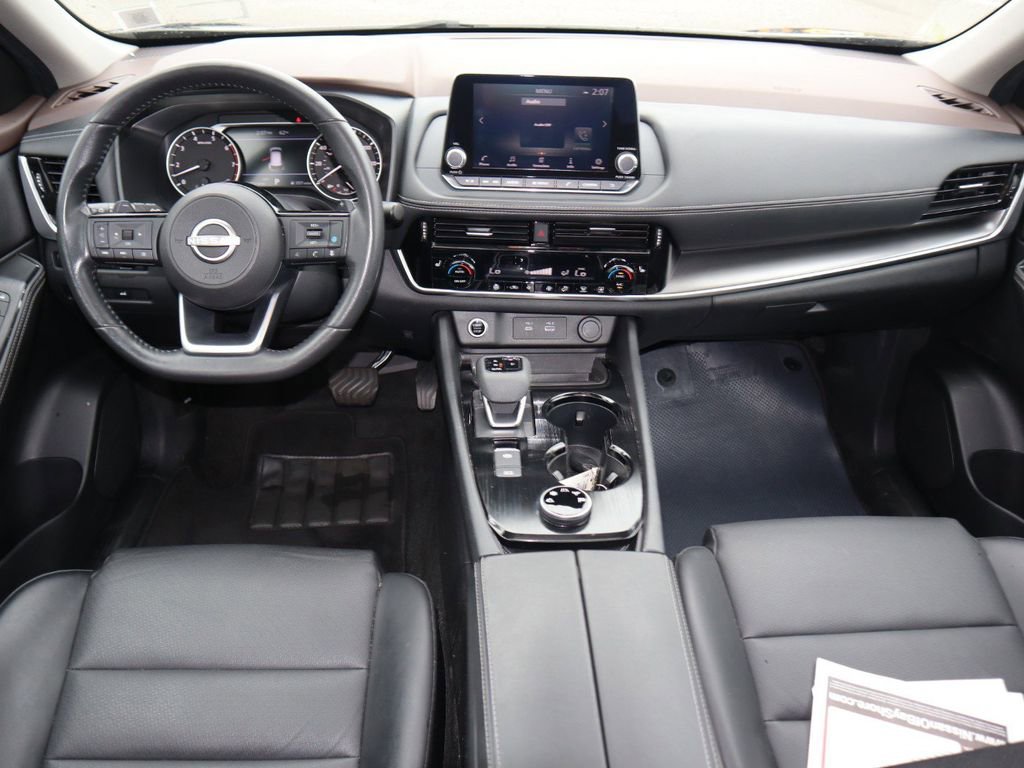 Certified 2022 Nissan Rogue SV w/ SV Premium Package image 18