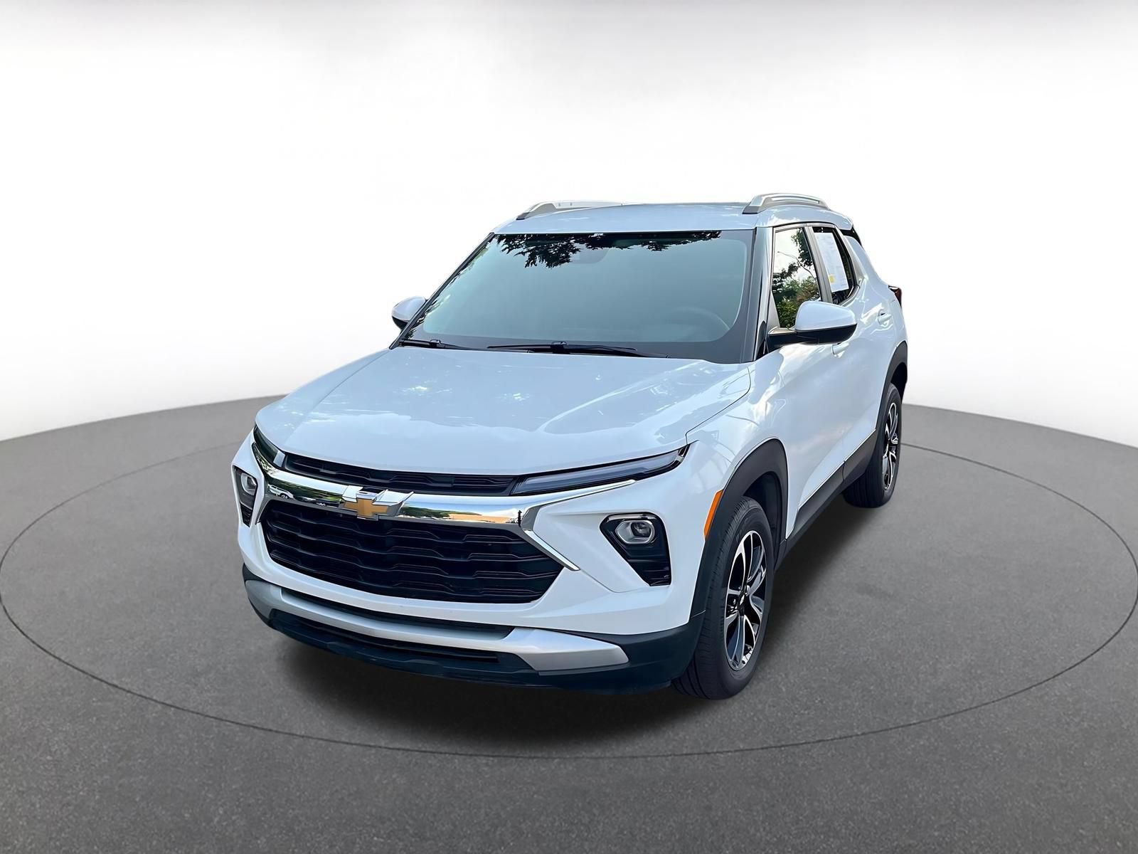 Used 2025 Chevrolet TrailBlazer LT FWD image 4