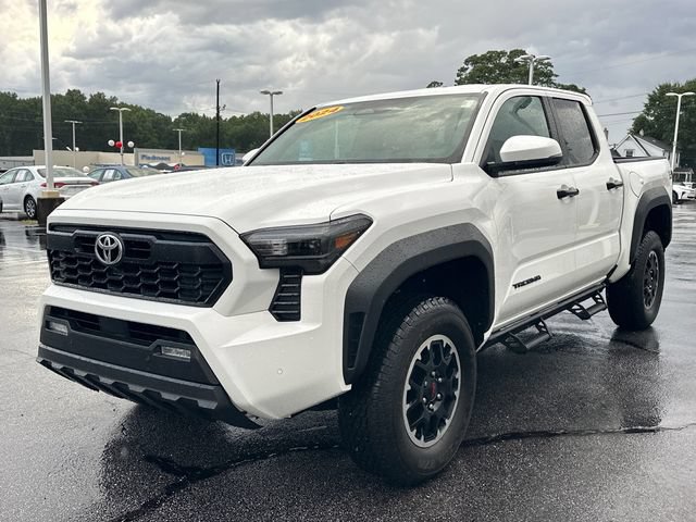 Used 2024 Toyota Tacoma TRD Off-Road w/ TRD Off Road Upgrade Package AWD/4WD image 8