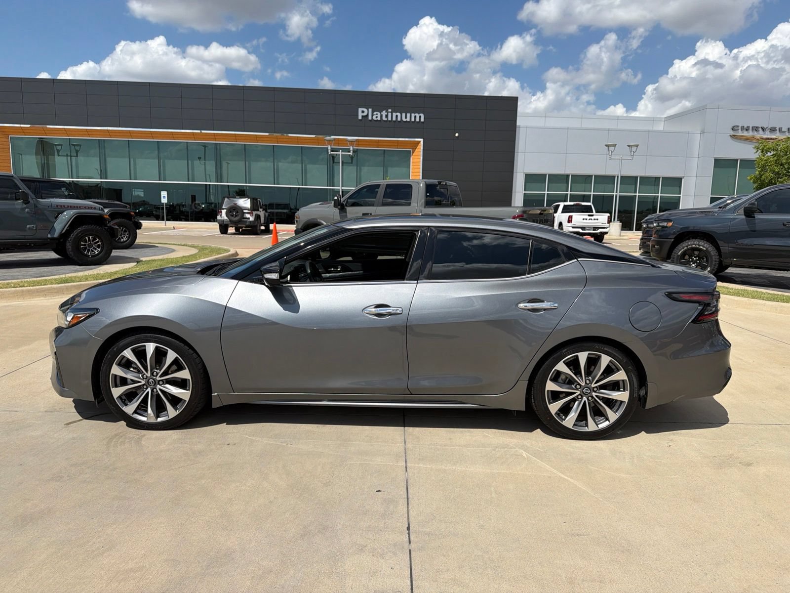 Used 2023 Nissan Maxima Platinum w/ Sport Mat Group FWD video 2