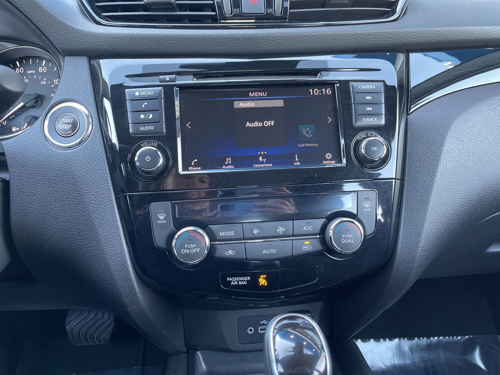 Used 2022 Nissan Rogue Sport SV image 15