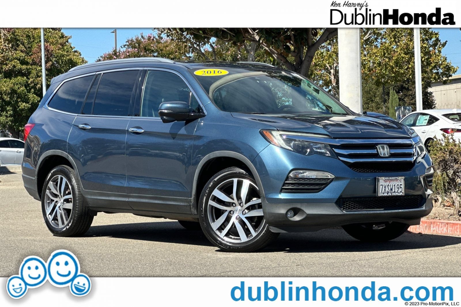 Used 2016 Honda Pilot Touring video 1