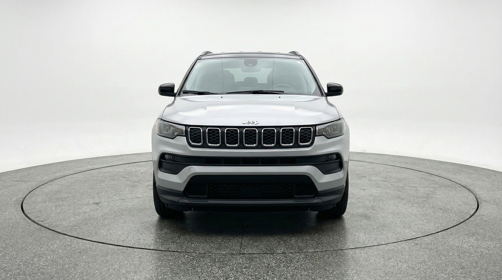 Used 2025 Jeep Compass Latitude AWD/4WD image 2