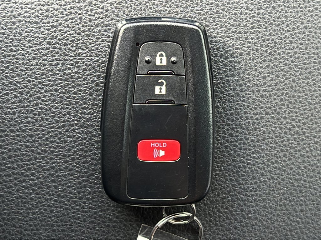 Used 2019 Toyota RAV4 XLE w/ Convenience Package FWD image 27