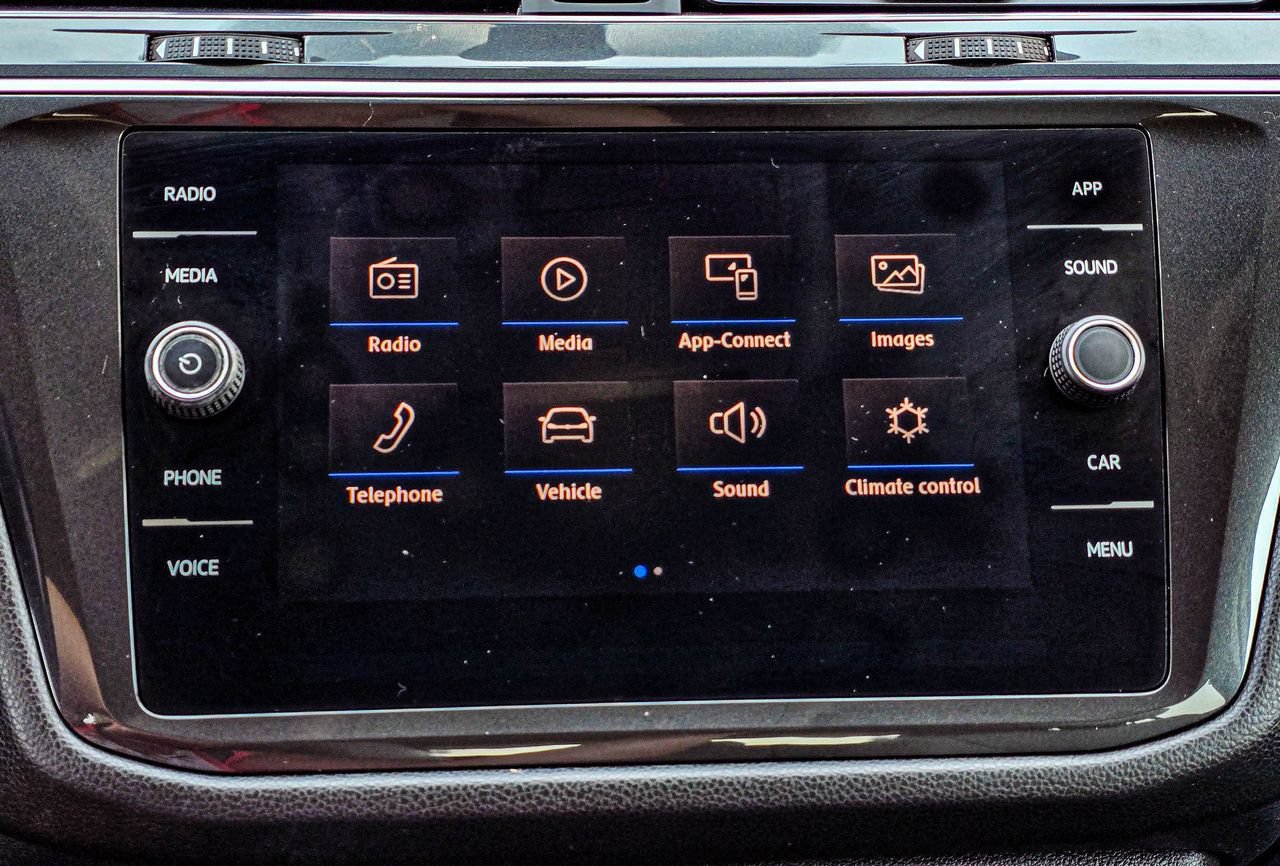 Used 2019 Volkswagen Tiguan SE AWD/4WD image 18