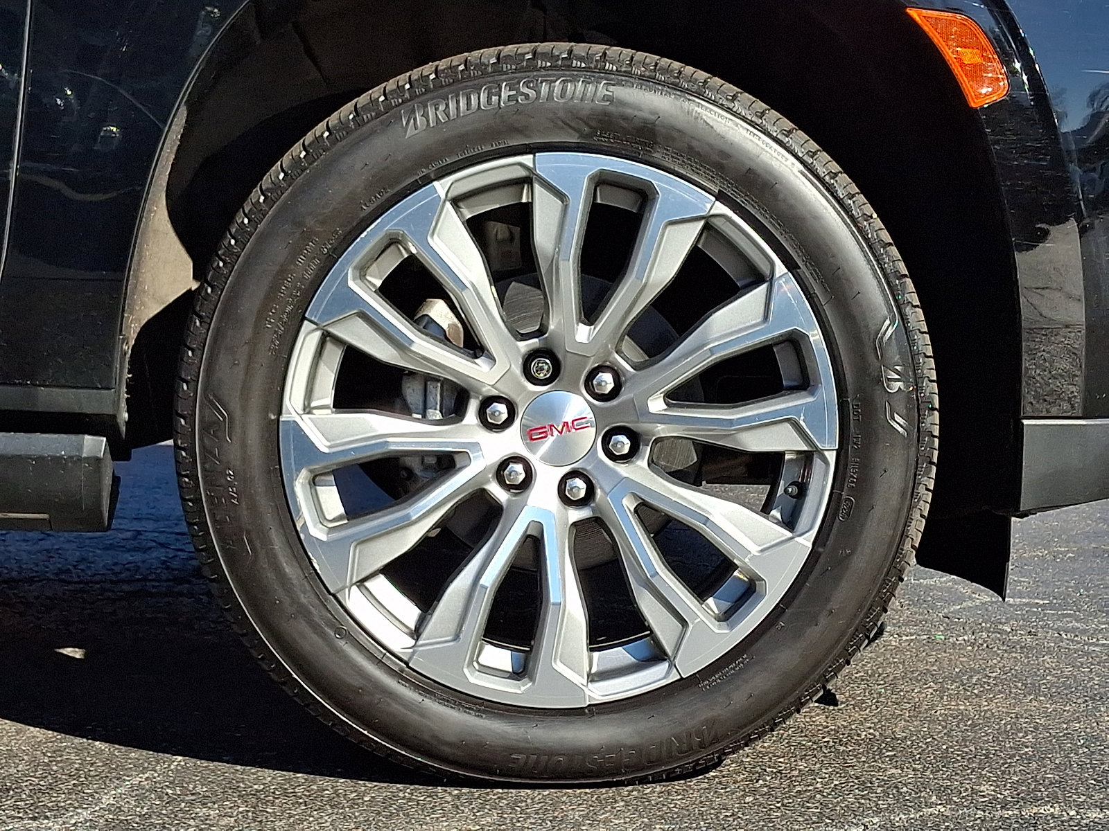 Used 2021 GMC Yukon XL Denali w/ Denali Premium Package image 8