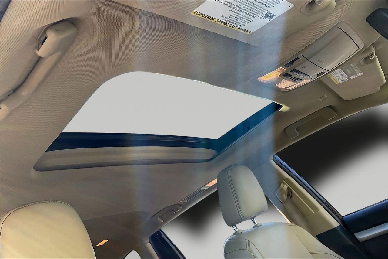 Used 2019 Toyota Highlander XLE image 16