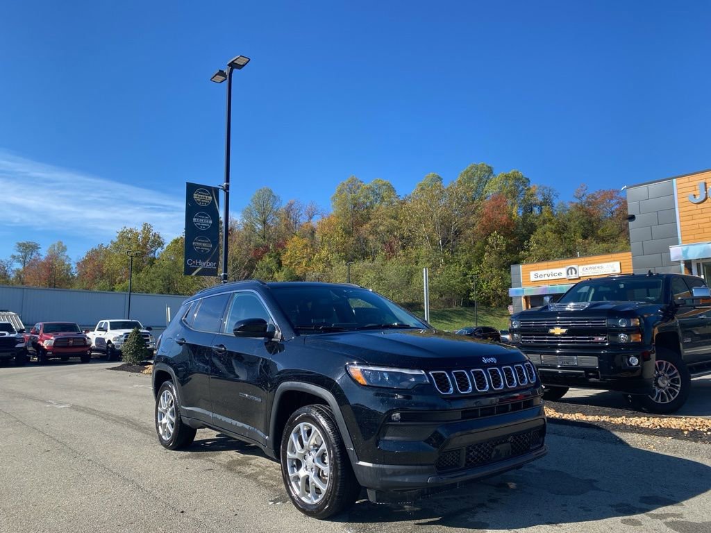 Used 2024 Jeep Compass Latitude w/ Sun and Sound Group