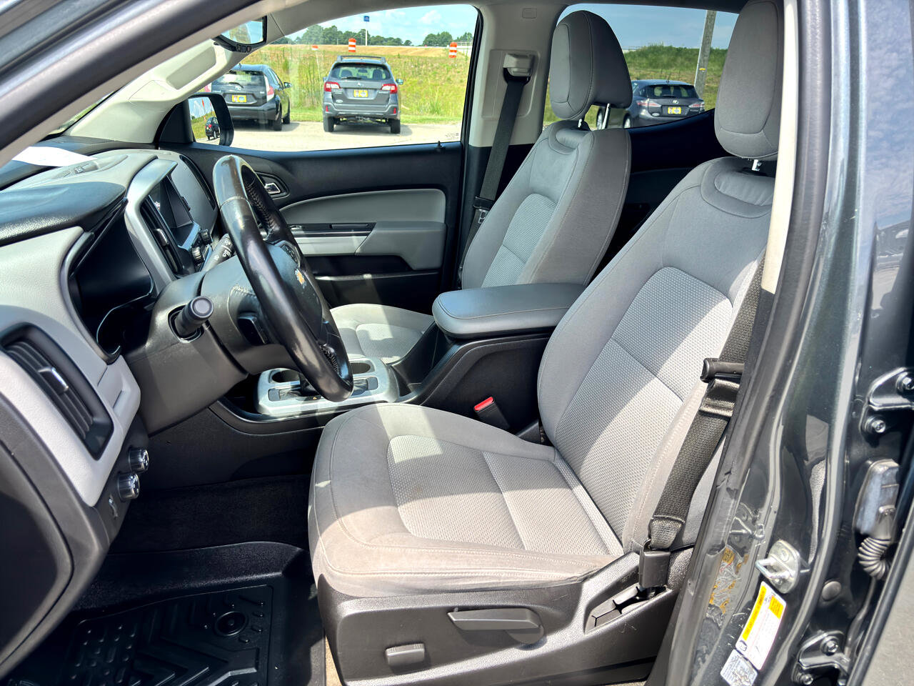 Used 2017 Chevrolet Colorado LT w/ Safety Package image 19