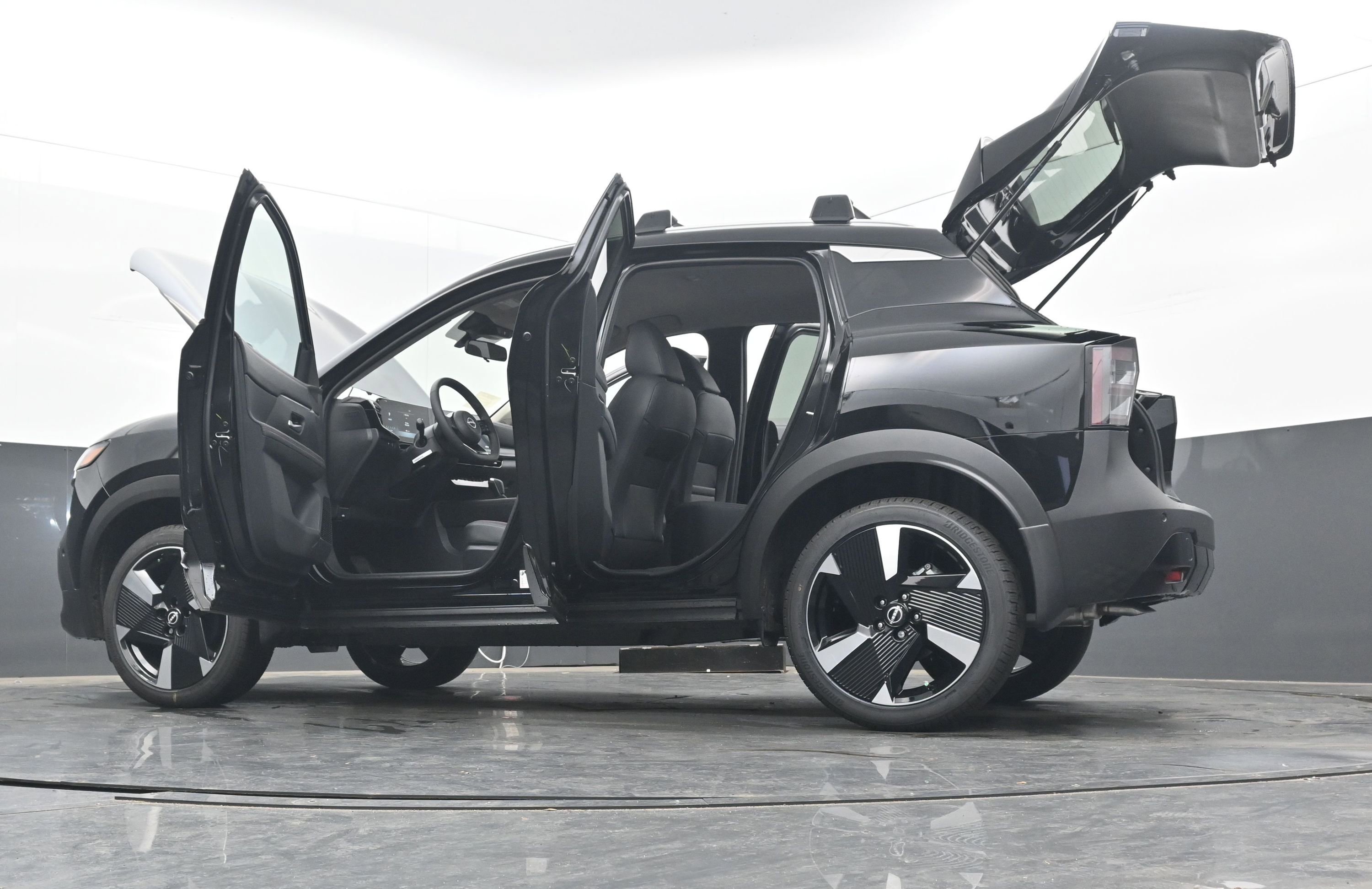 New 2026 Nissan Kicks SR w/ Cold Weather Package image 41