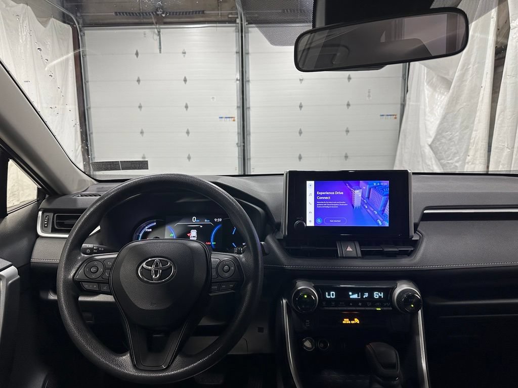 Used 2025 Toyota RAV4 XLE AWD/4WD image 16