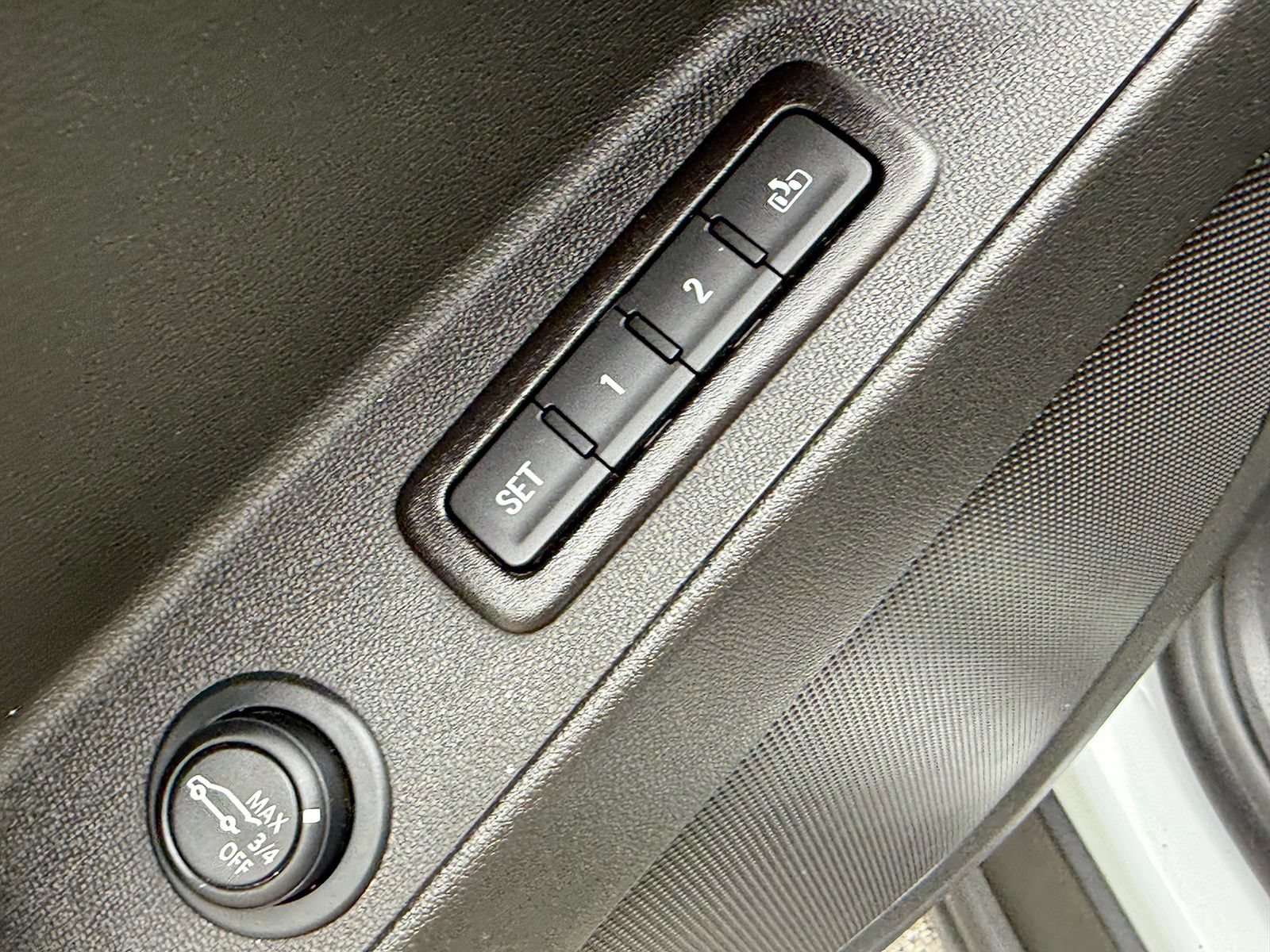 Certified 2020 Chevrolet Equinox Premier AWD/4WD image 18