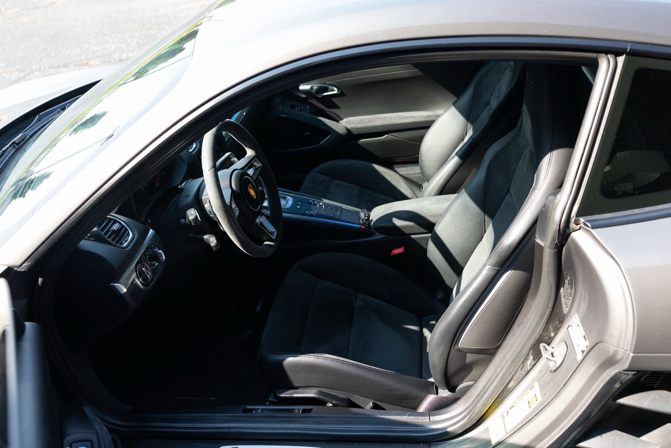 Used 2019 Porsche 718 Cayman GTS RWD image 3