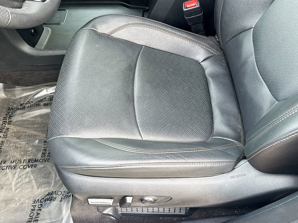 Used 2025 Toyota Sienna Limited image 20