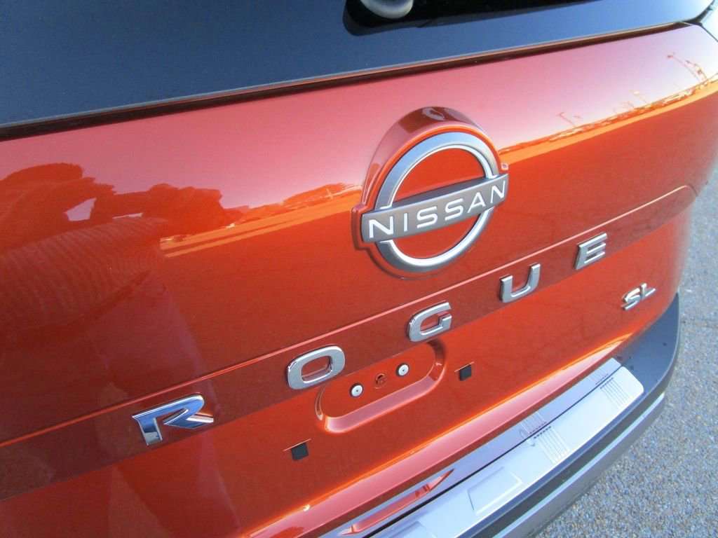 Used 2023 Nissan Rogue SL w/ SL Premium Package FWD image 12