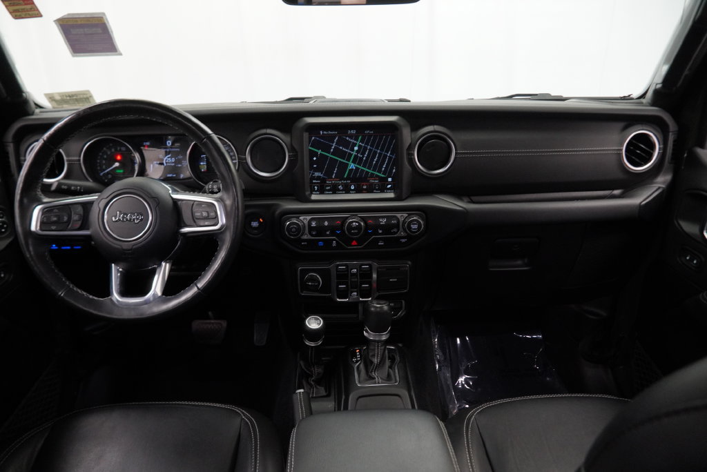 Used 2023 Jeep Wrangler Unlimited Sahara w/ Cold Weather Group AWD/4WD image 2