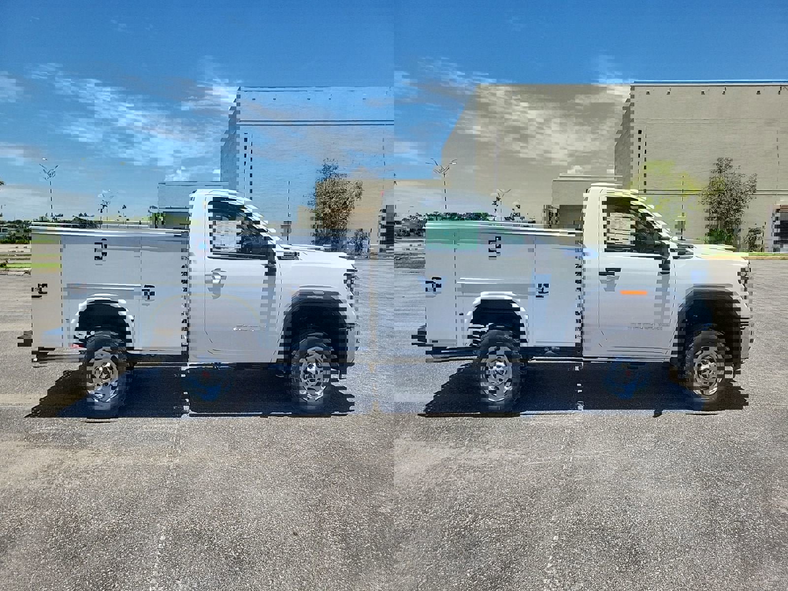 New 2025 GMC Sierra 2500 Pro w/ Convenience Package image 4