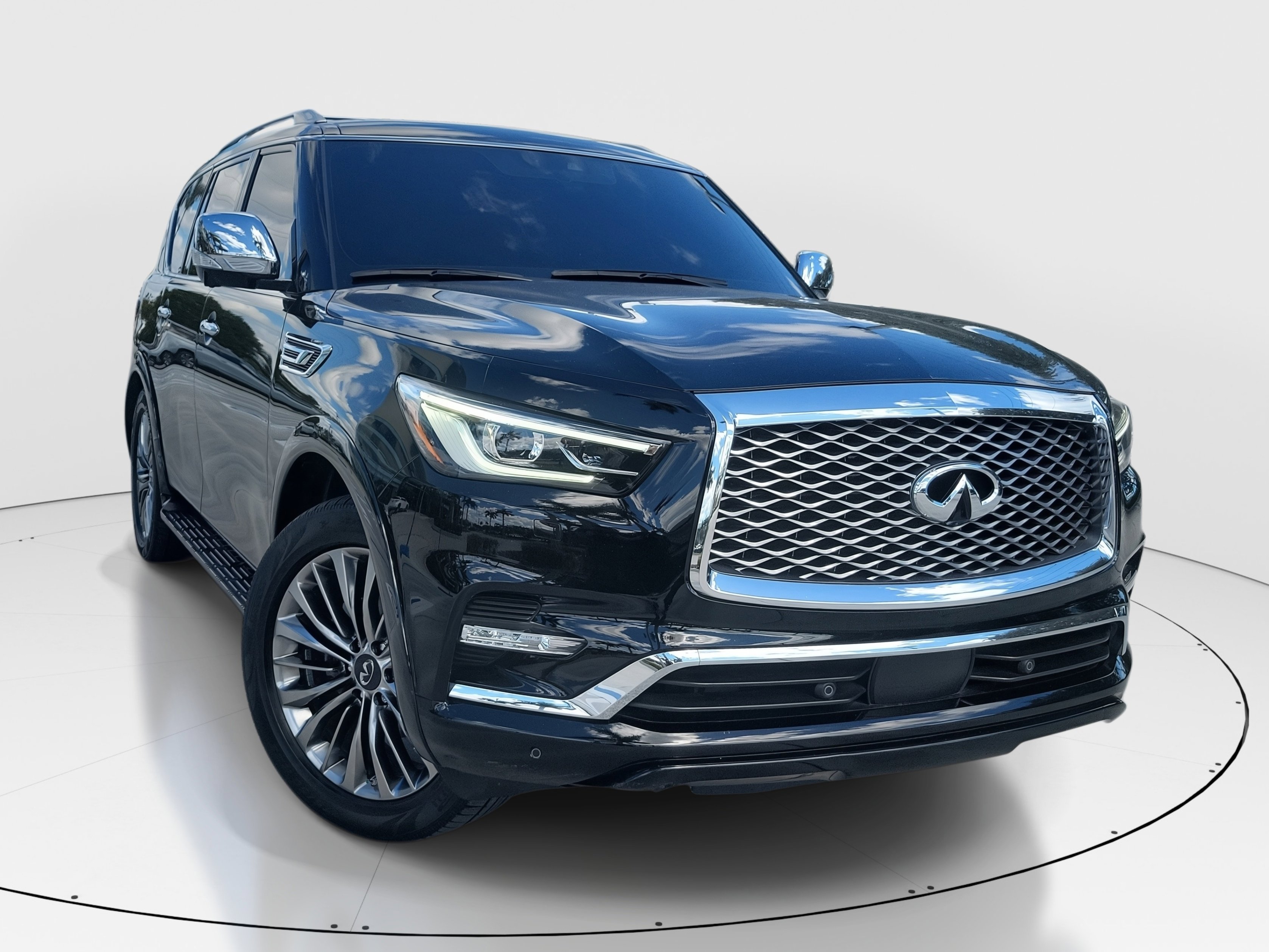 Used 2021 INFINITI QX80 Sensory w/ All-Season Package RWD image 2