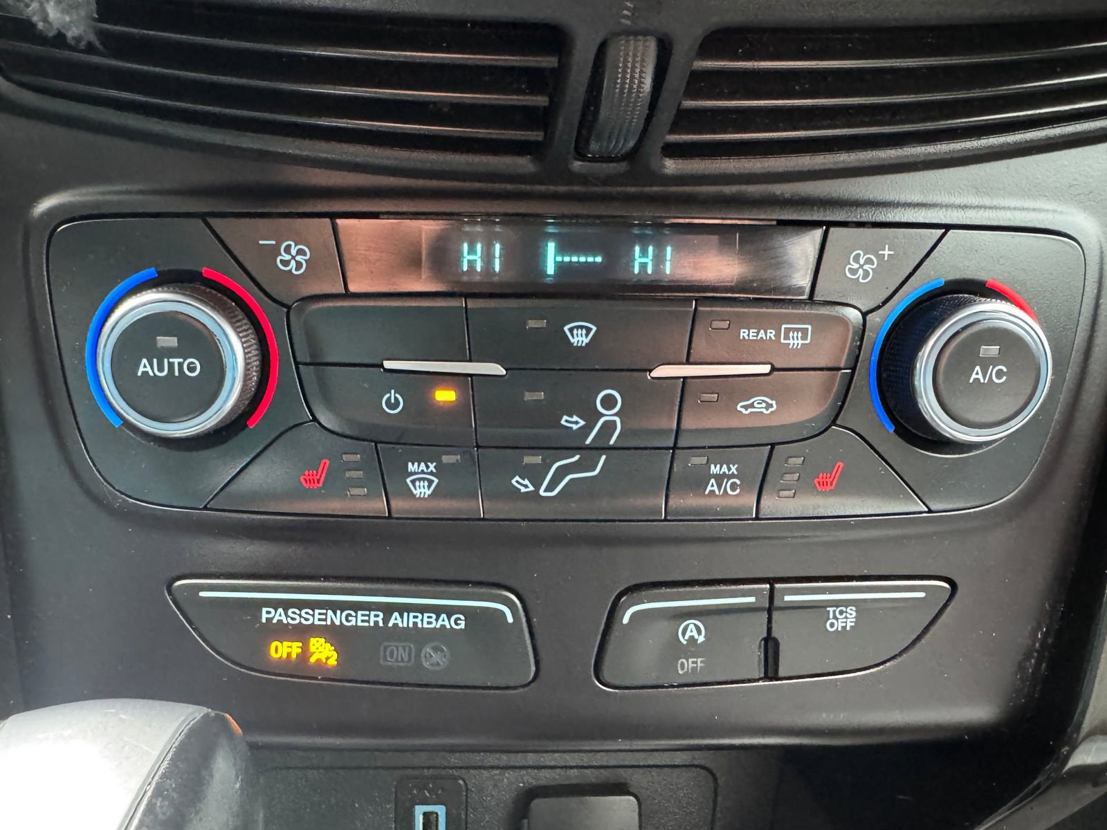 Used 2017 Ford Escape Titanium AWD/4WD image 27