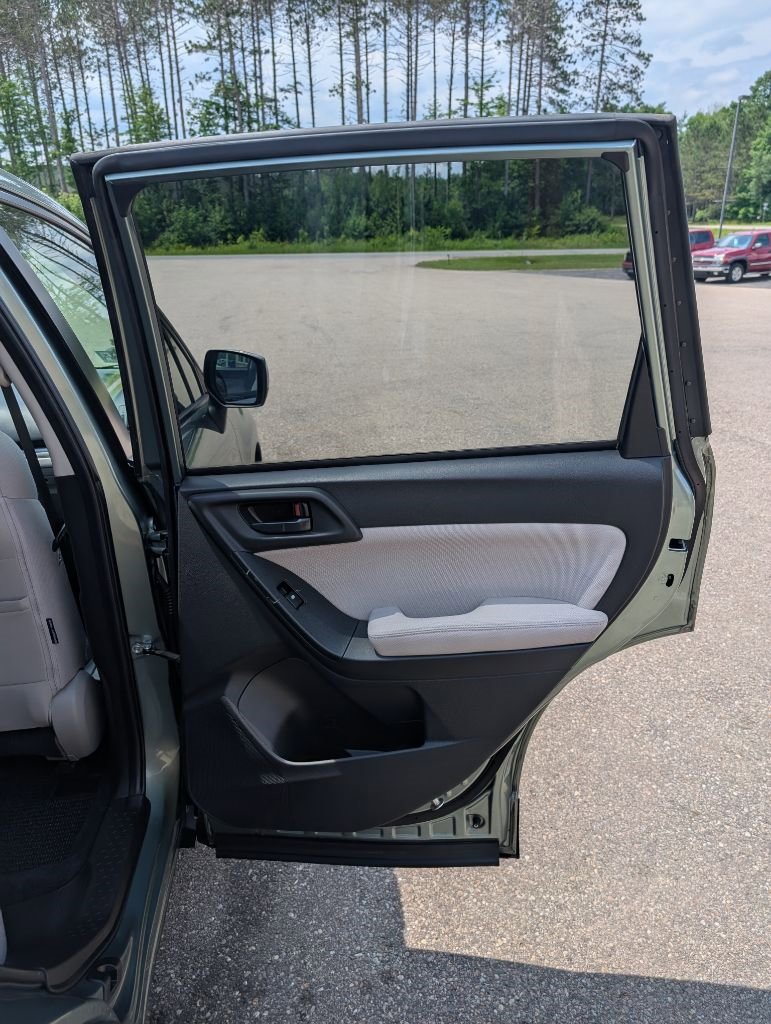 Used 2014 Subaru Forester 2.5i Premium w/ All-Weather Package image 20