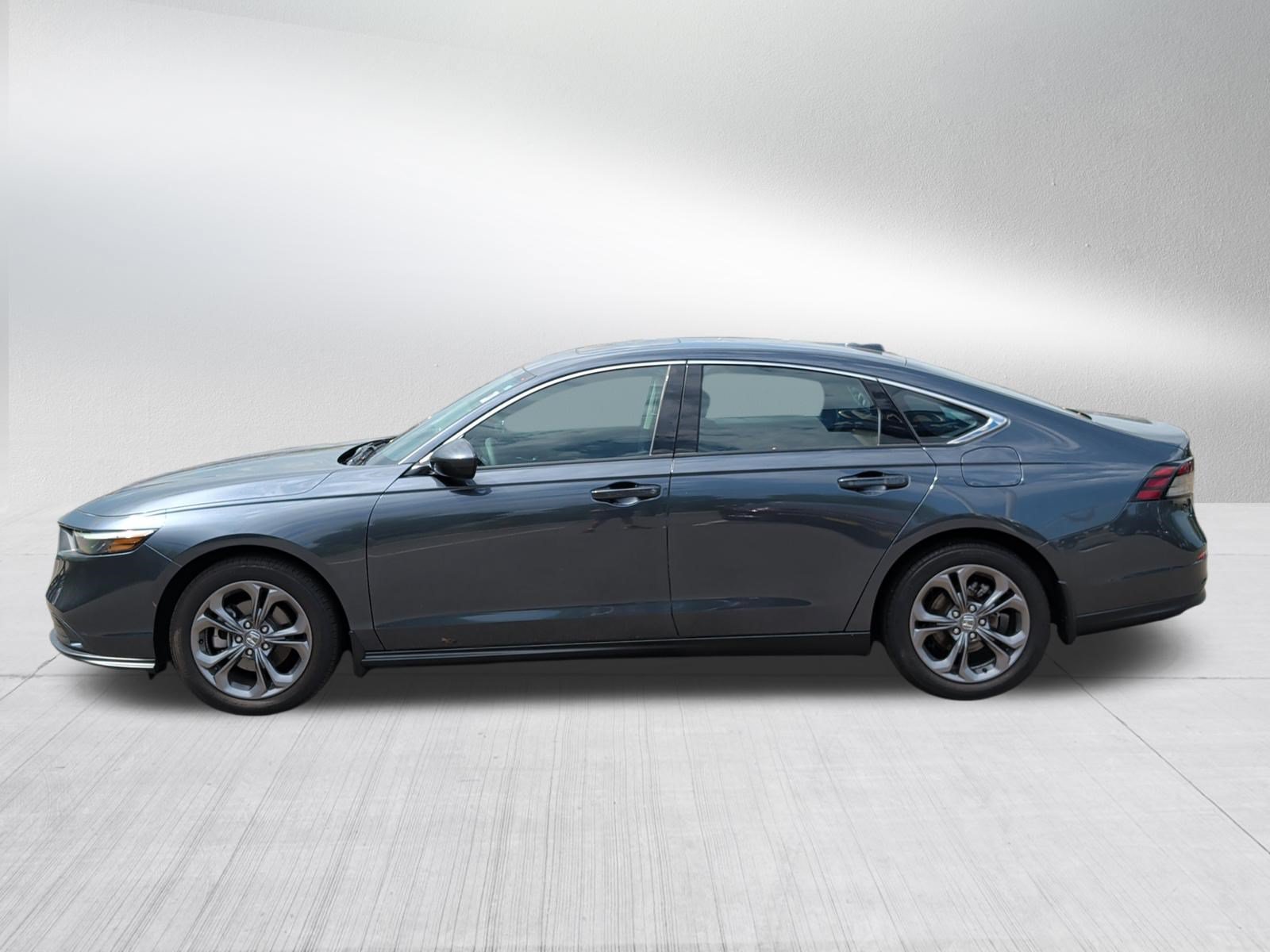 Certified 2023 Honda Accord EX image 4