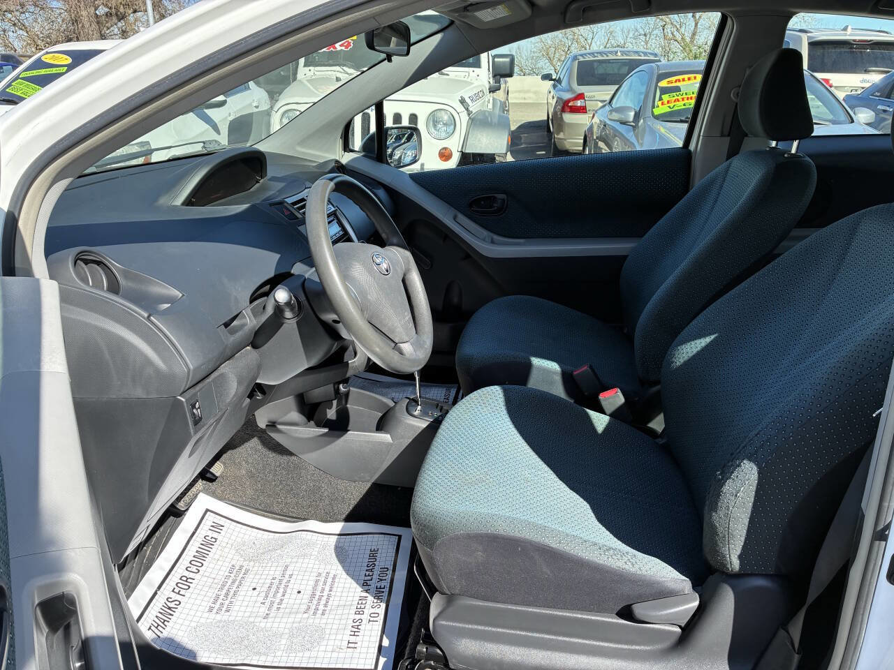 Used 2007 Toyota Yaris 2-Door Hatchback image 3