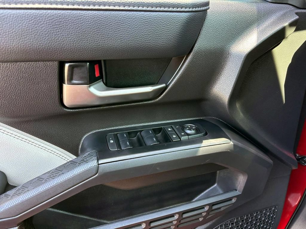 Used 2025 Toyota Tacoma Limited AWD/4WD image 21