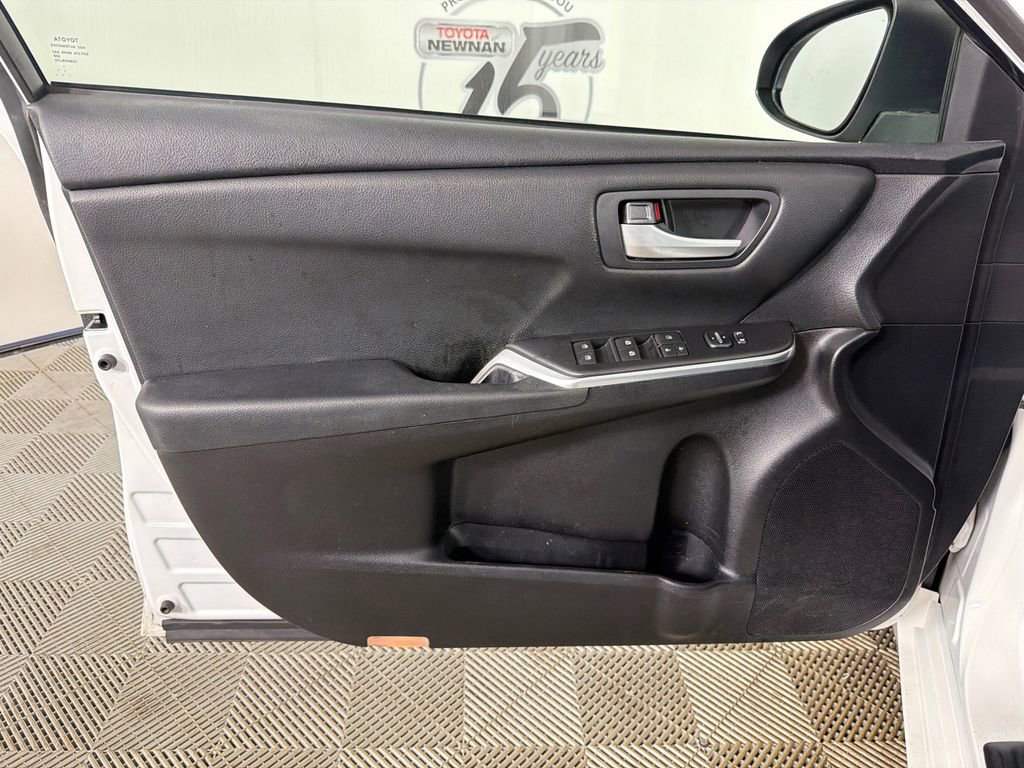 Used 2015 Toyota Camry LE FWD image 10