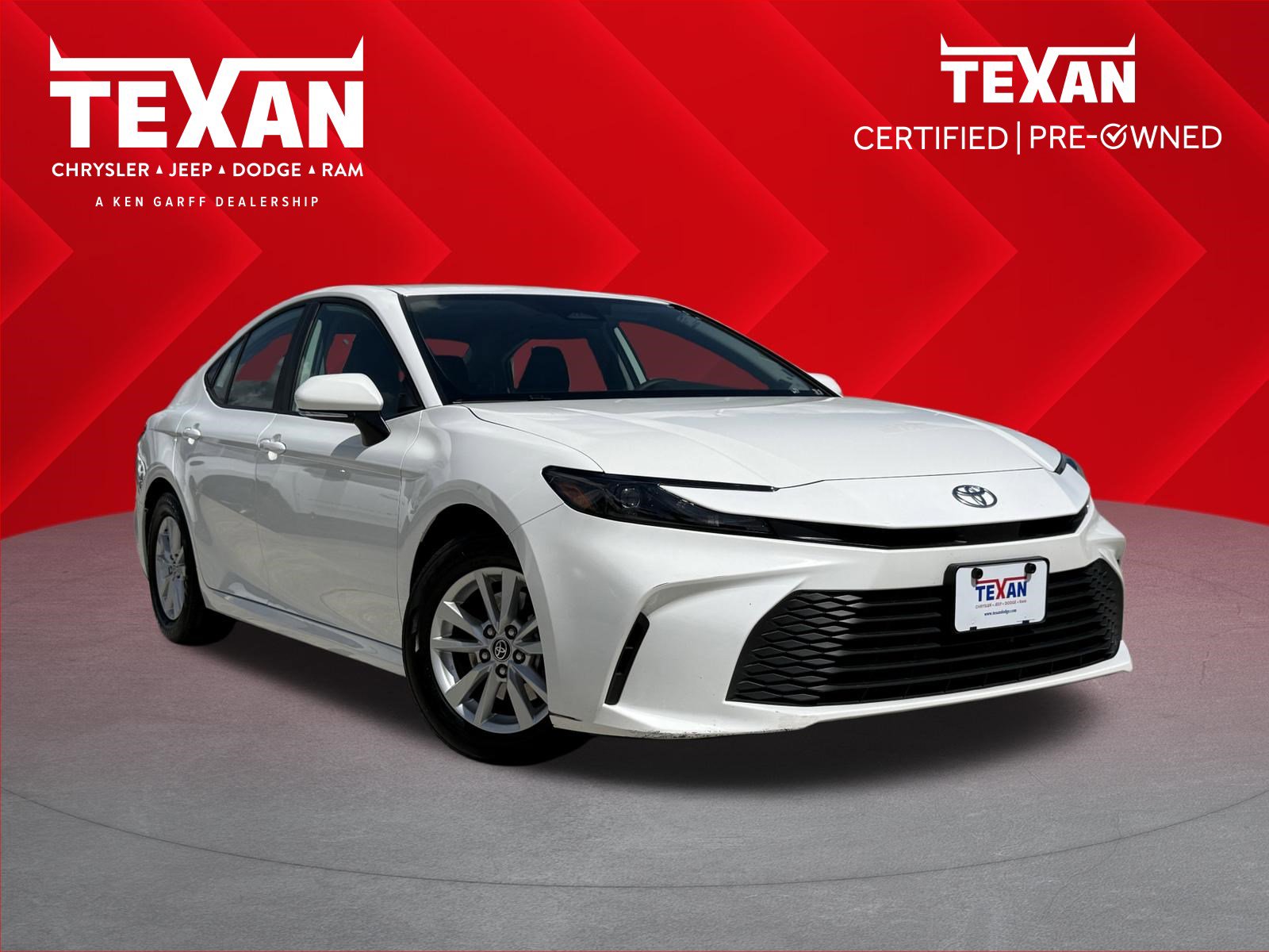 Used 2025 Toyota Camry LE image 1