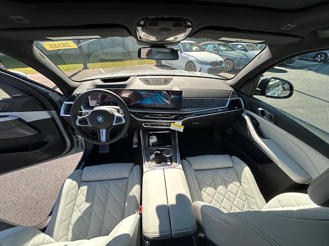 New 2026 BMW X5 xDrive50e w/ M Sport Package image 4