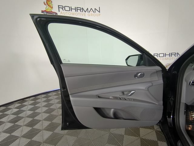 New 2026 Hyundai Elantra Sport FWD image 17