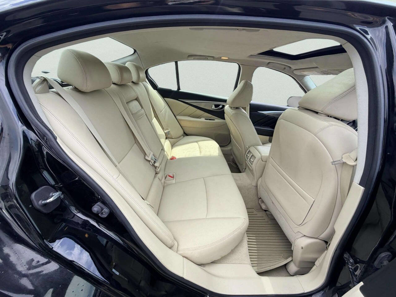 Used 2015 INFINITI Q50 Premium w/ Navigation Package image 21