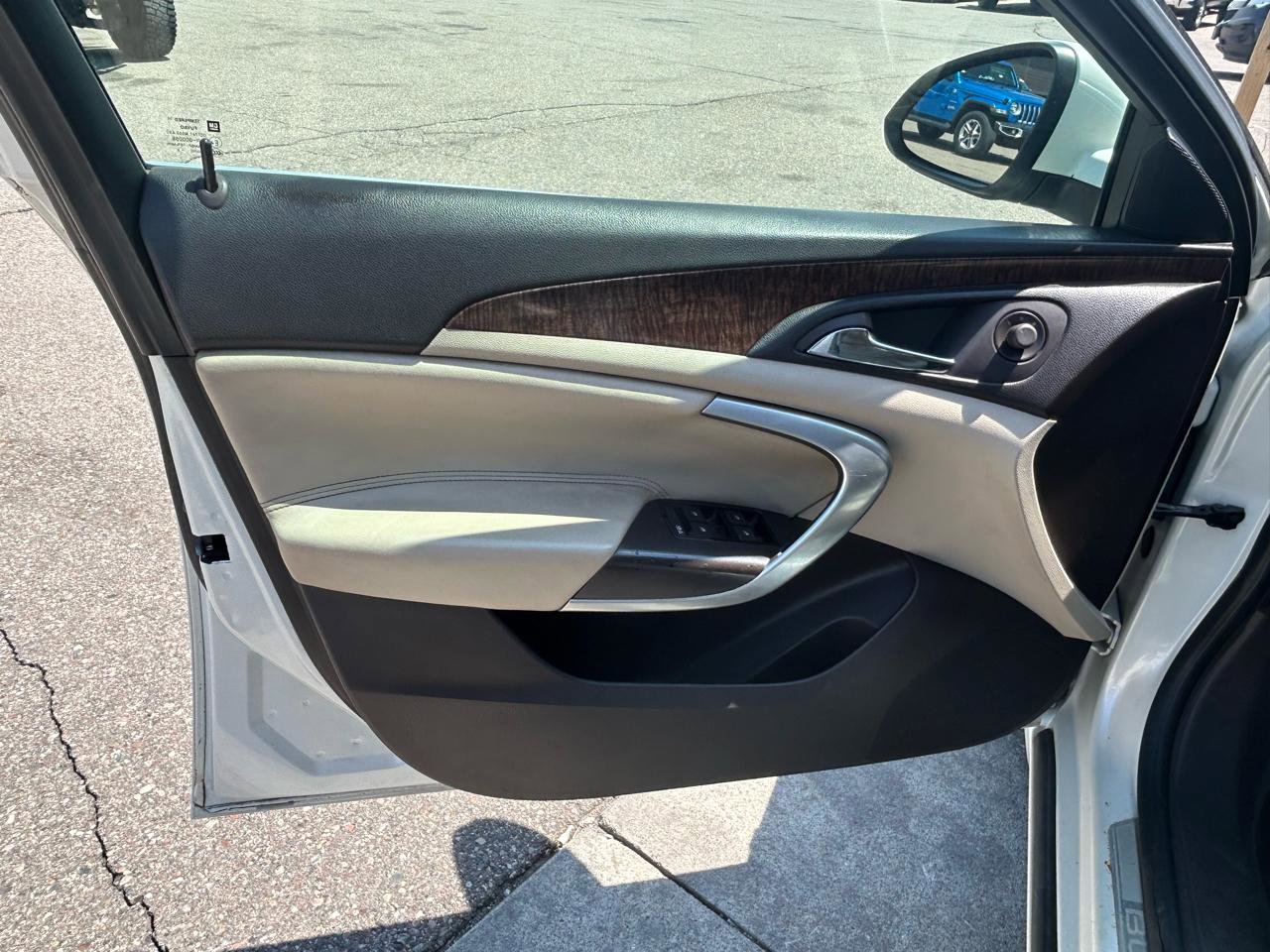 Used 2012 Buick Regal Premium FWD image 12