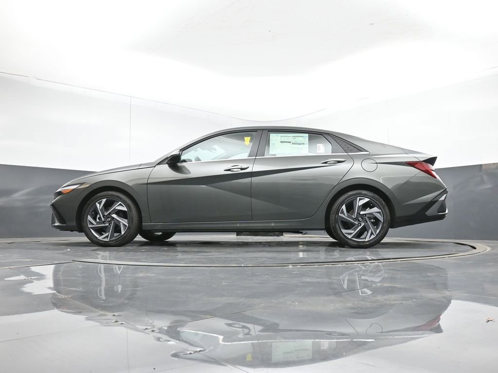 New 2026 Hyundai Elantra Limited image 39