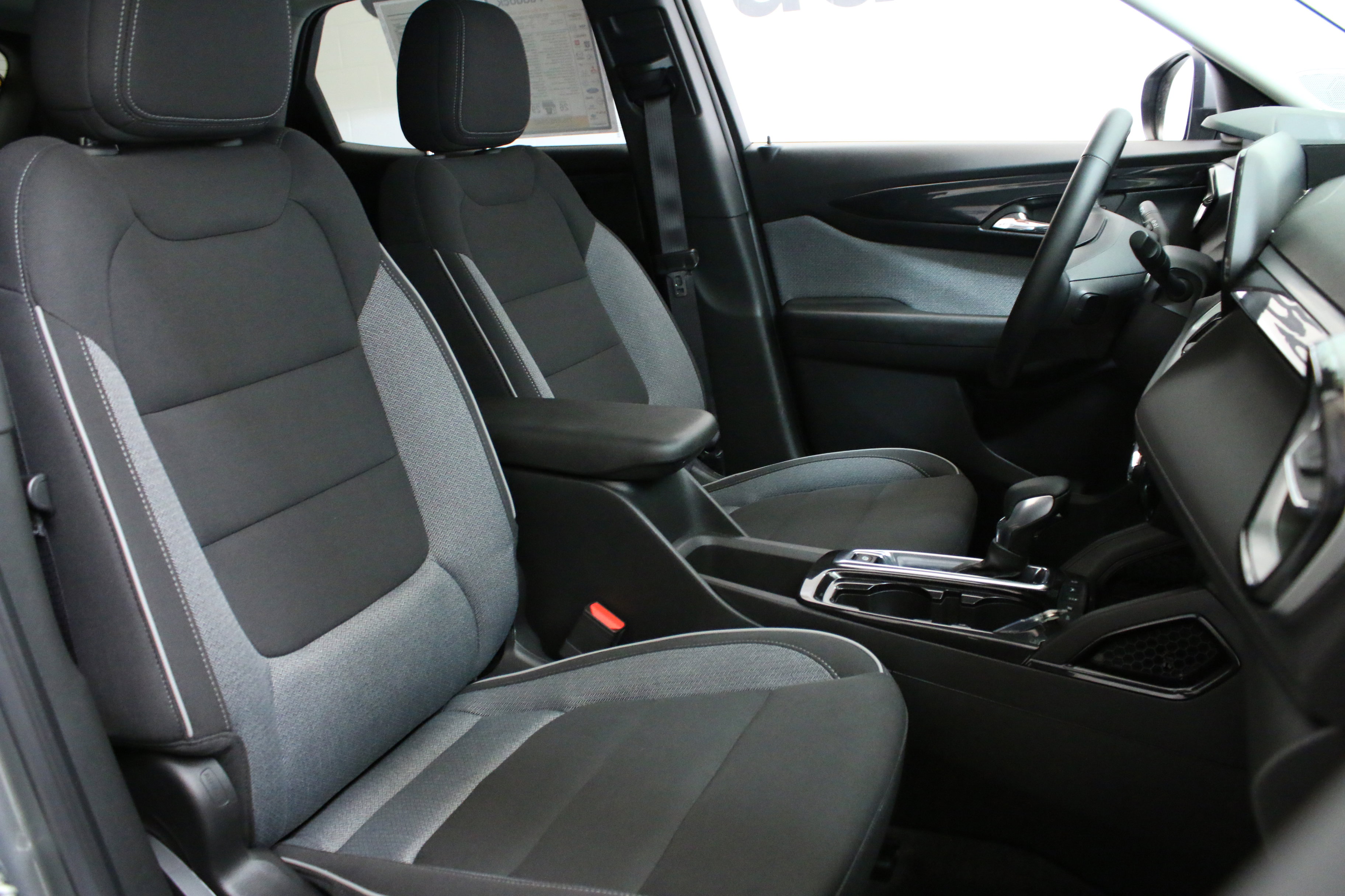 Used 2024 Chevrolet TrailBlazer LT w/ Convenience Package AWD/4WD image 31