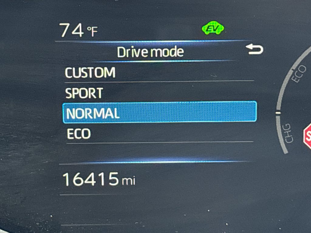 Used 2025 Toyota Prius LE FWD image 41