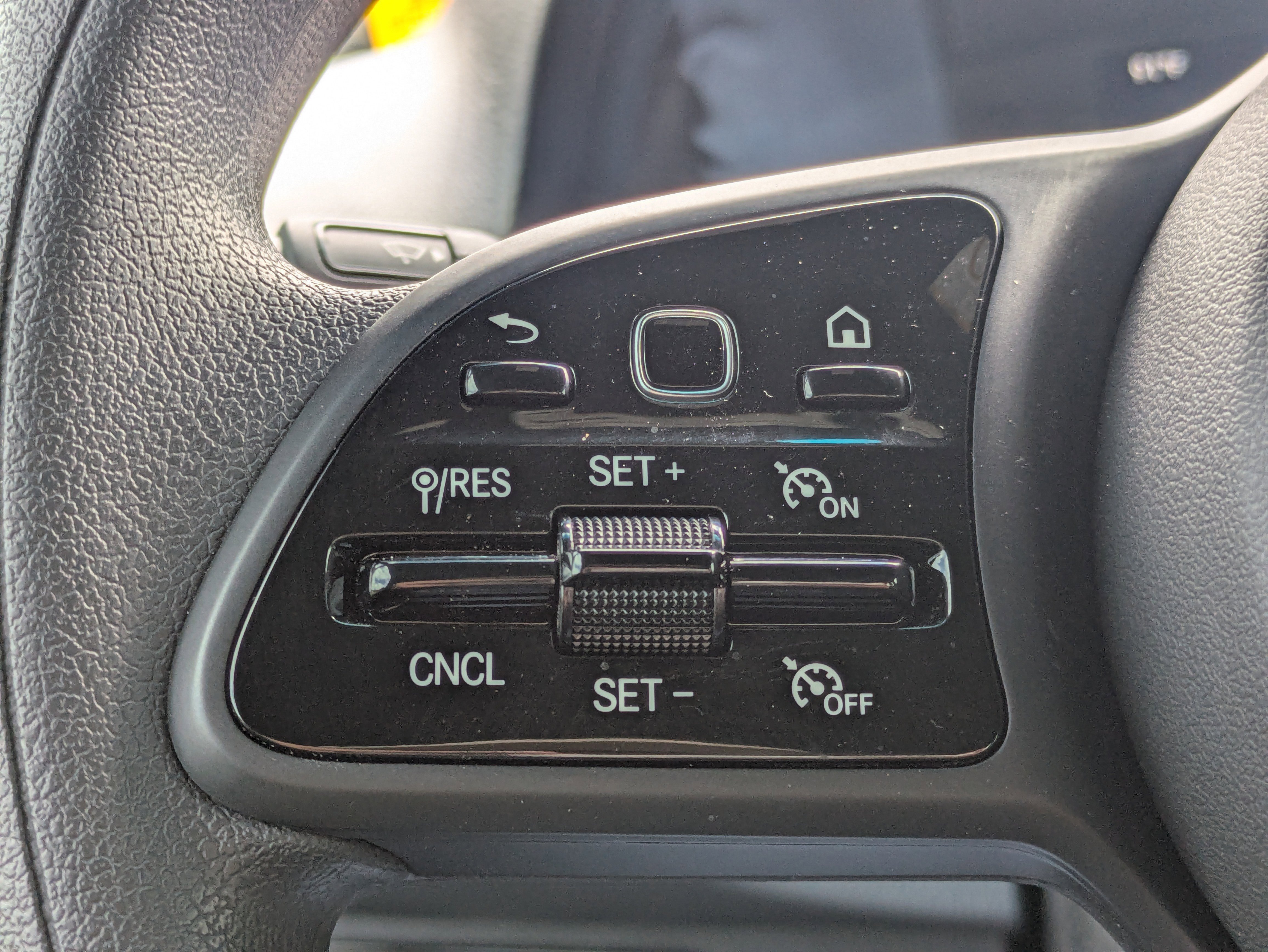 Used 2024 Mercedes-Benz Sprinter 2500 image 24