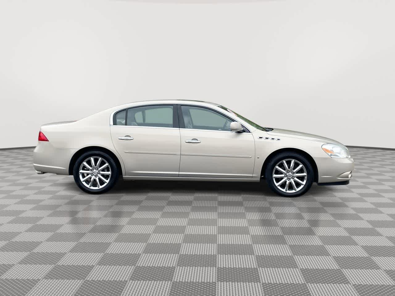 Used 2007 Buick Lucerne CXS w/ Driver Confidence Package FWD image 9
