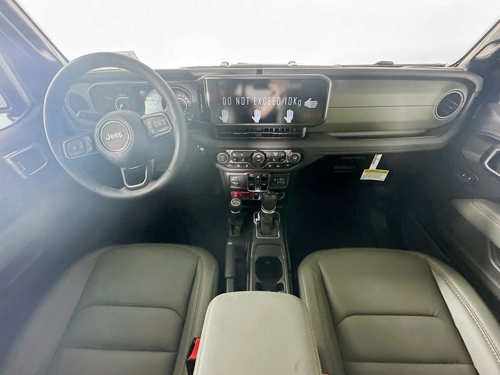 New 2025 Jeep Gladiator Mojave image 9
