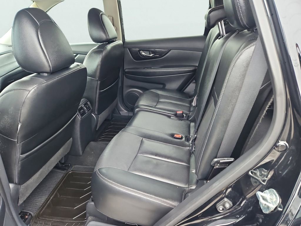 Used 2017 Nissan Rogue SL image 35