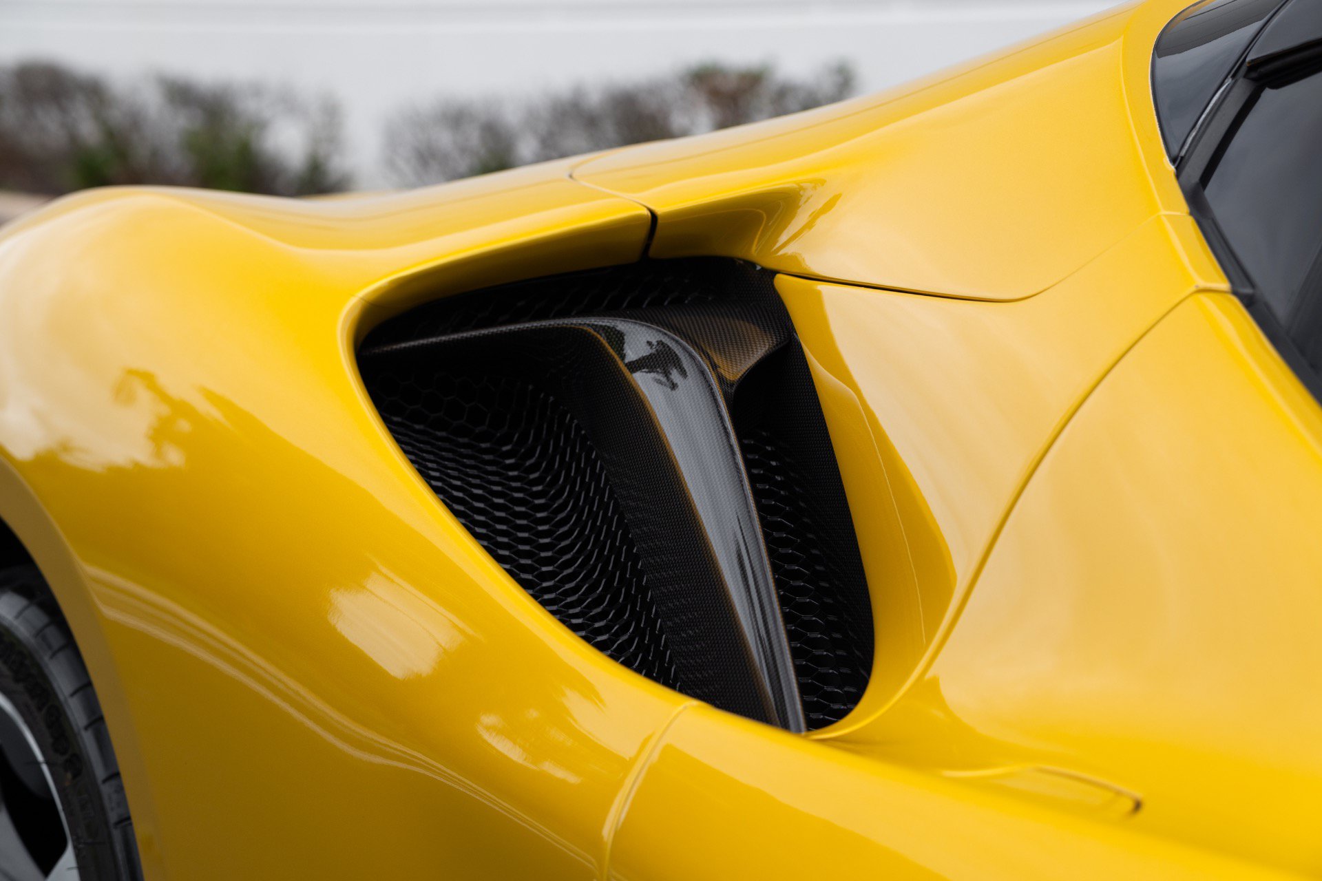 Used 2022 Ferrari SF90 Spider AWD/4WD image 18