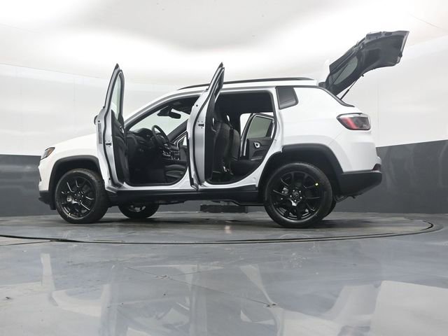 New 2026 Jeep Compass Latitude image 52